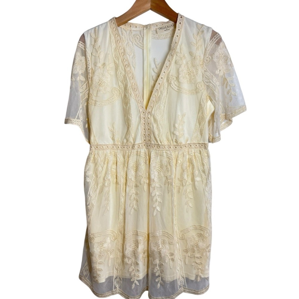 Bella Ella‎ Boutique Beige Lace Dress Partially Lined XL